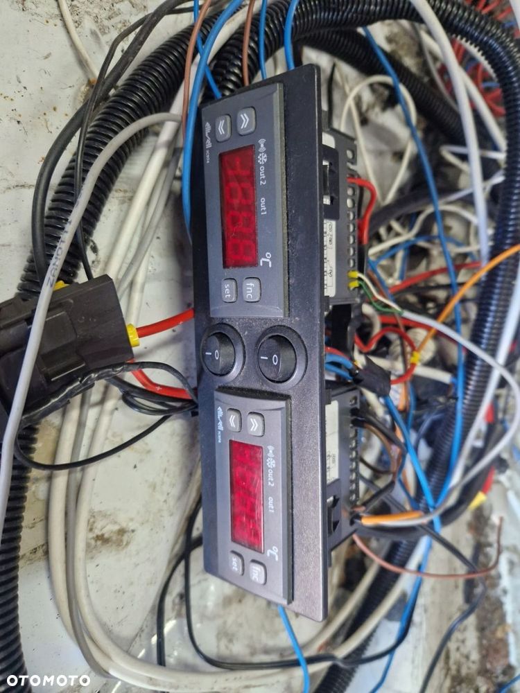 MERCEDES SPRINTER 907/910 KAROSERIA CHŁODNIA AGREGAT - 4