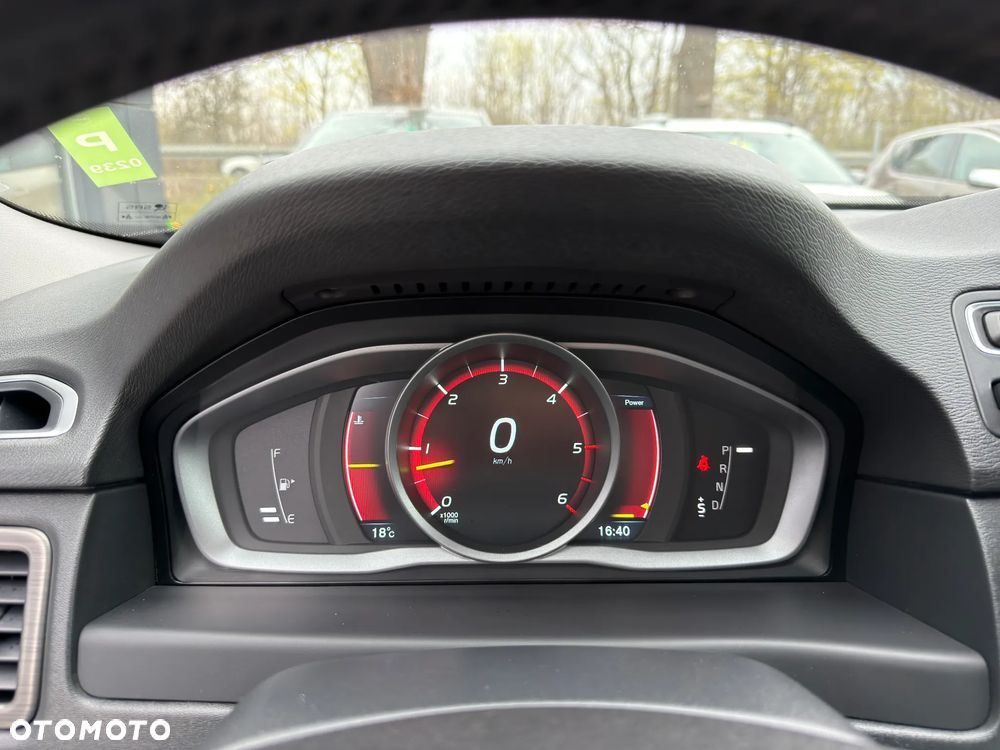 Volvo XC 70 ver-d4-drive--e-dynamic-momentum - 29