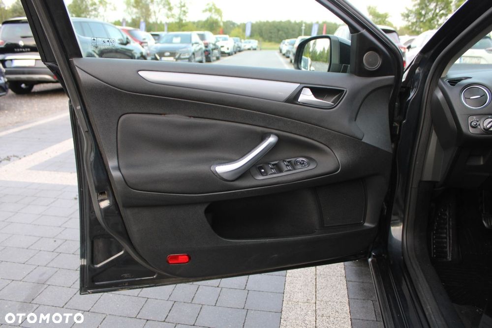 Ford Mondeo - 17