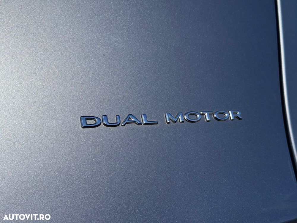 Tesla Model Y Long Range Dual Motor AWD - 11