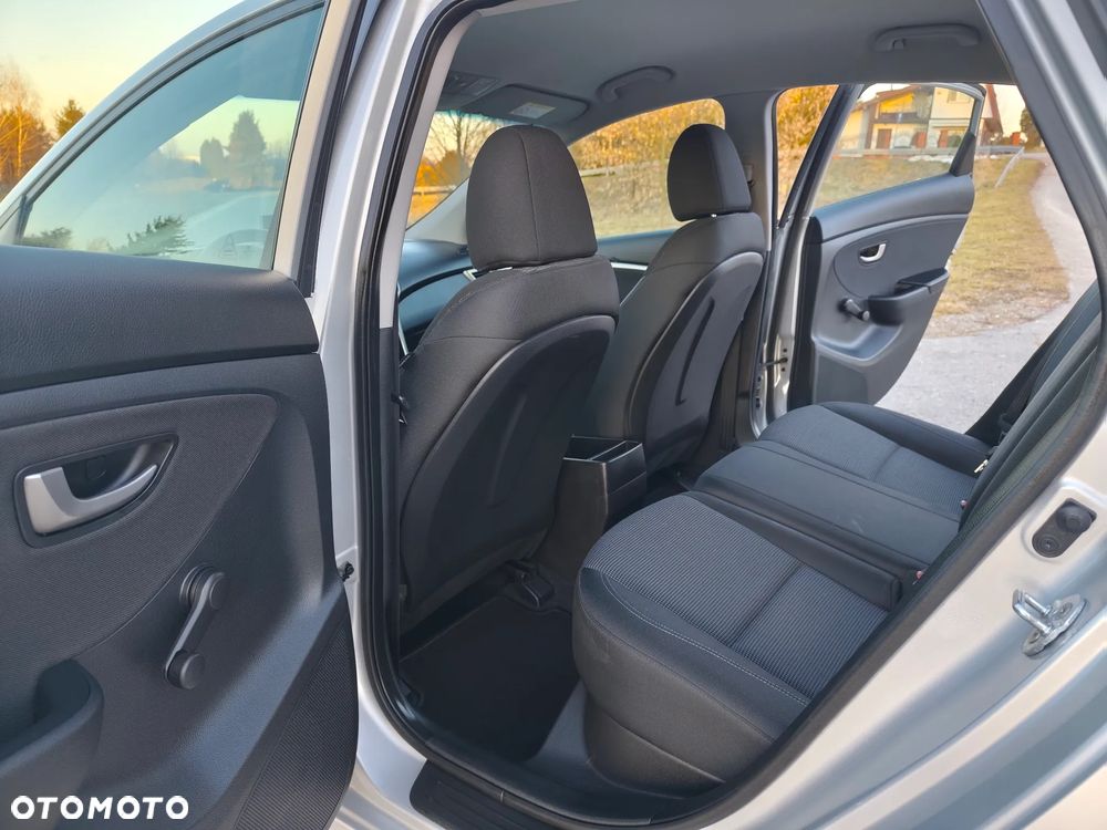 Hyundai i30 blue 1.4 YES Silver - 8