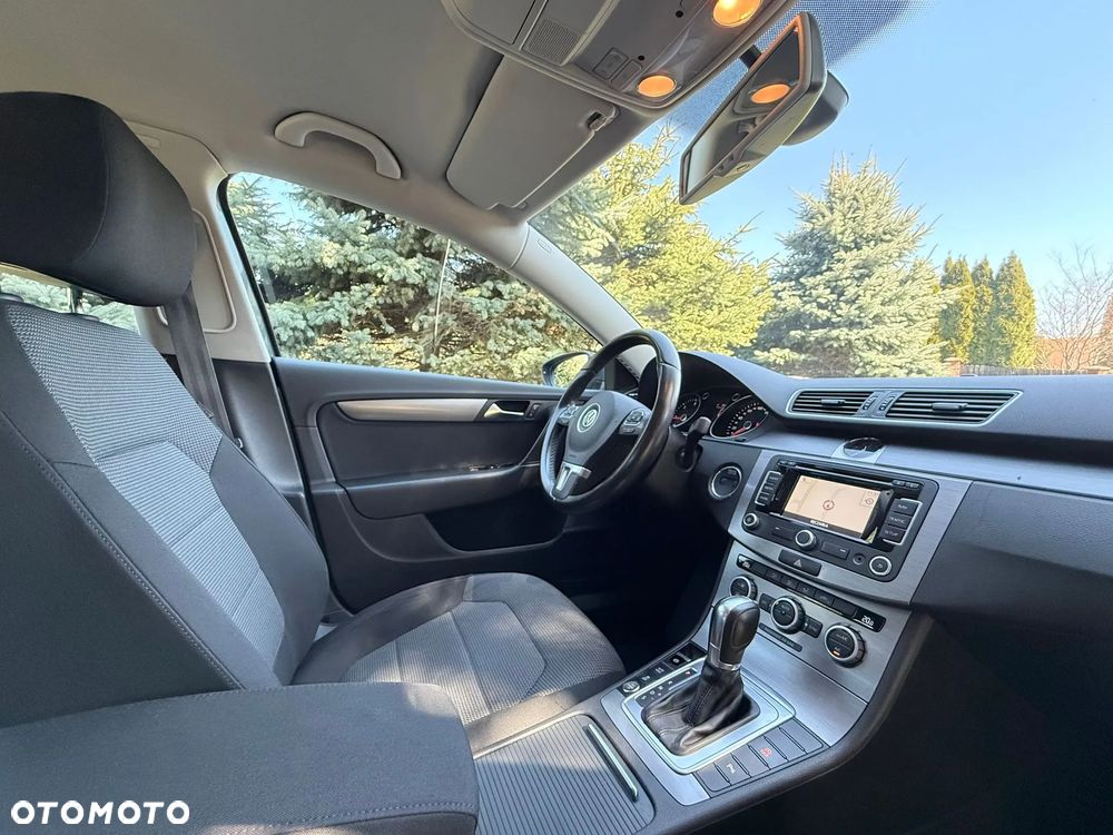 Volkswagen Passat 2.0 TDI Highline DSG - 29