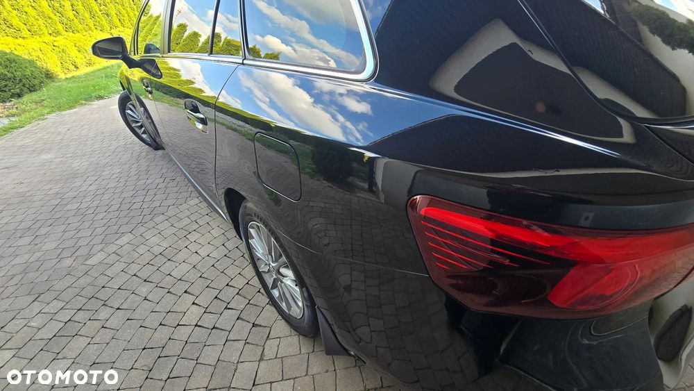 Toyota Avensis - 17