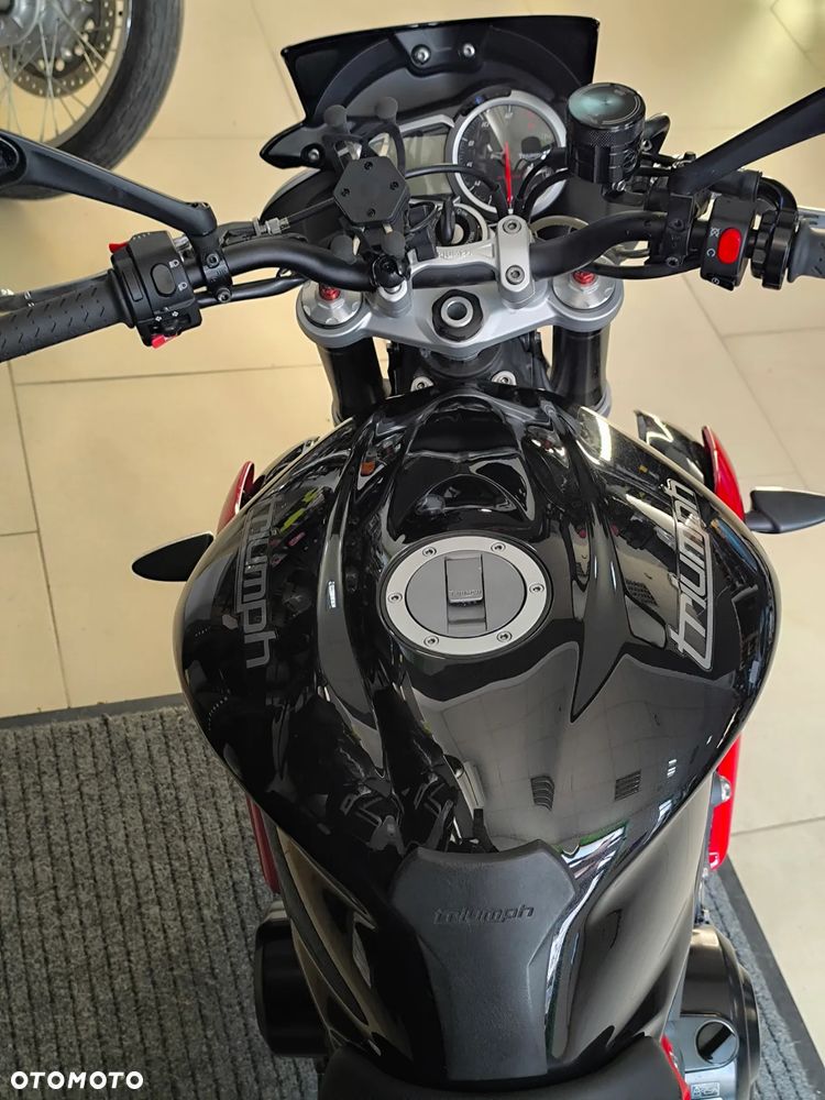 Triumph Street Triple - 21