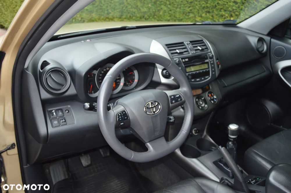 Toyota RAV4 2.2 D-CAT Sol 180 - 11