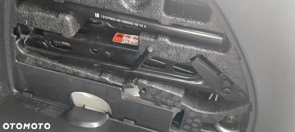 Opel Corsa 1.4 Enjoy S&S Easytronic - 12