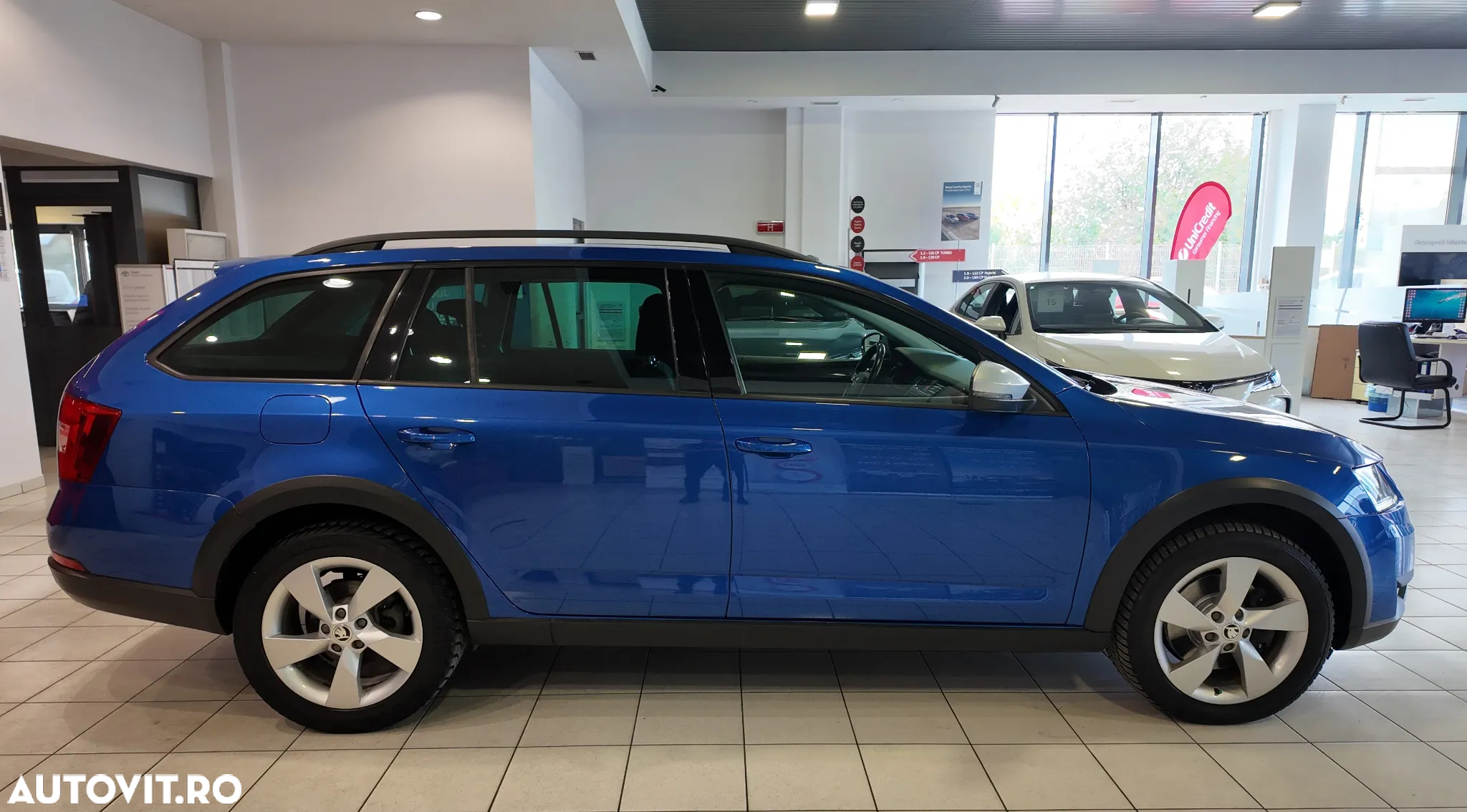 Skoda Octavia Combi Diesel 2.0 TDI 4X4 DSG Scout - 8