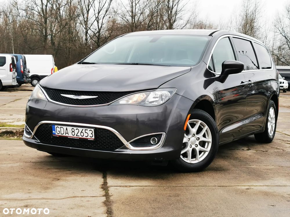 Chrysler Pacifica - 3