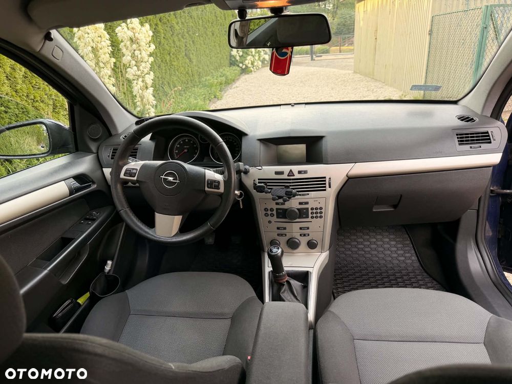 Opel Astra 1.6 Enjoy - 11