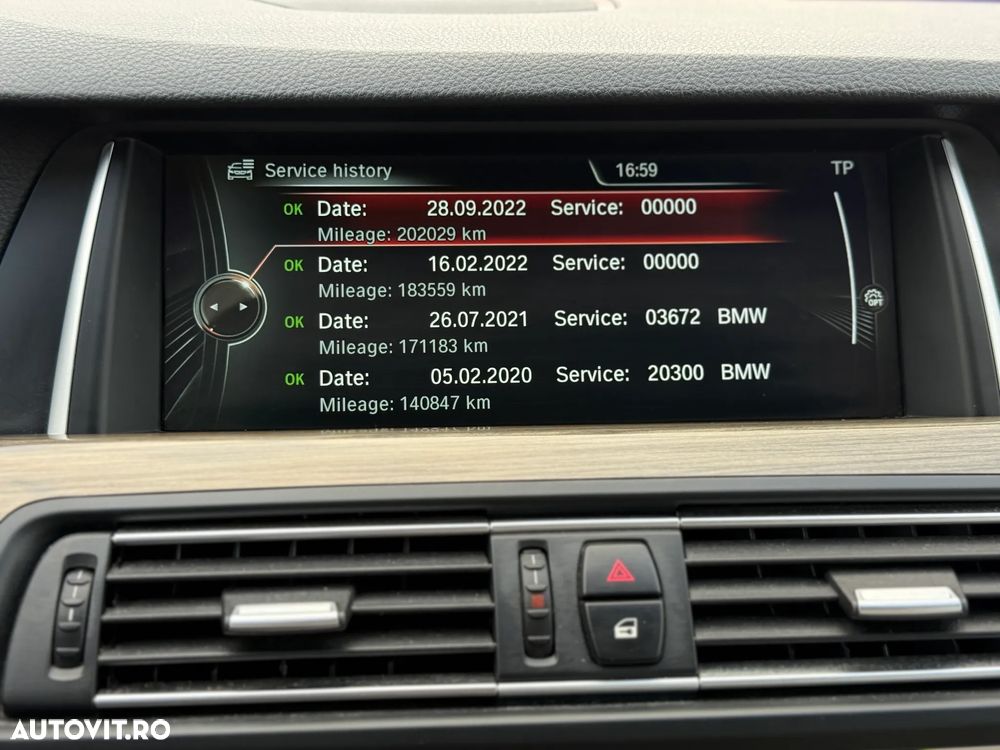BMW Seria 5 525d Touring Aut. Modern Line - 34
