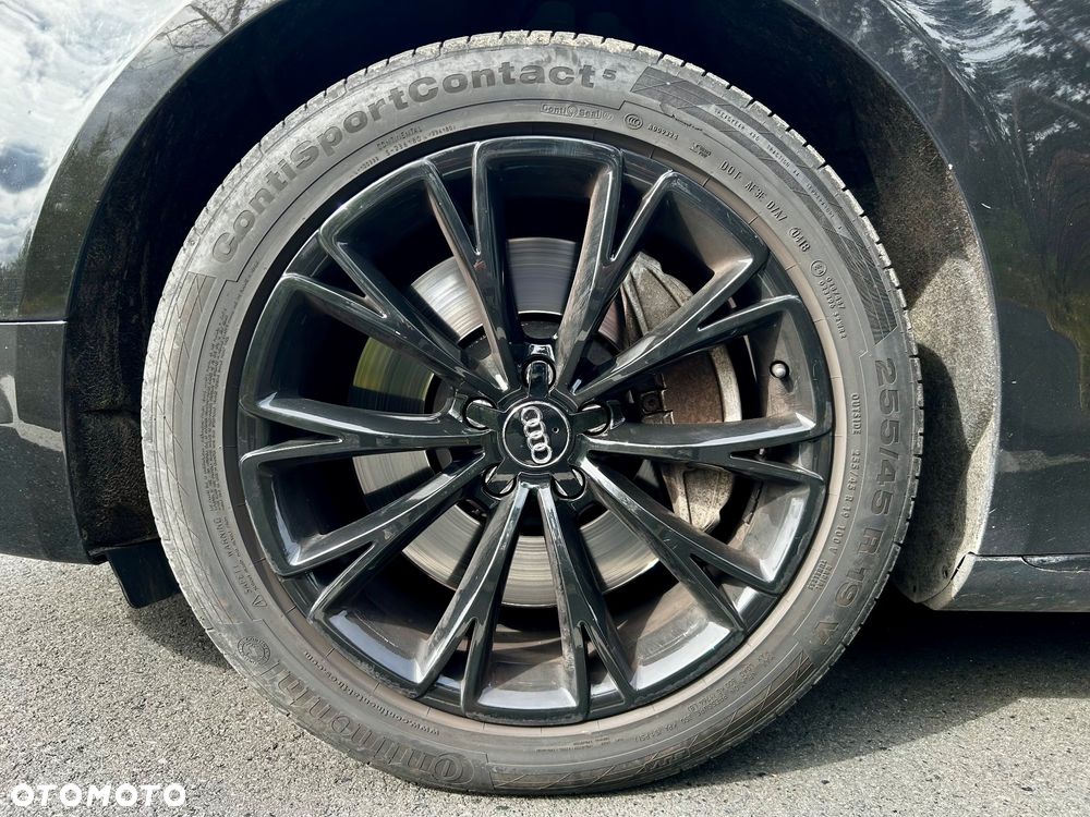Audi A8 - 30