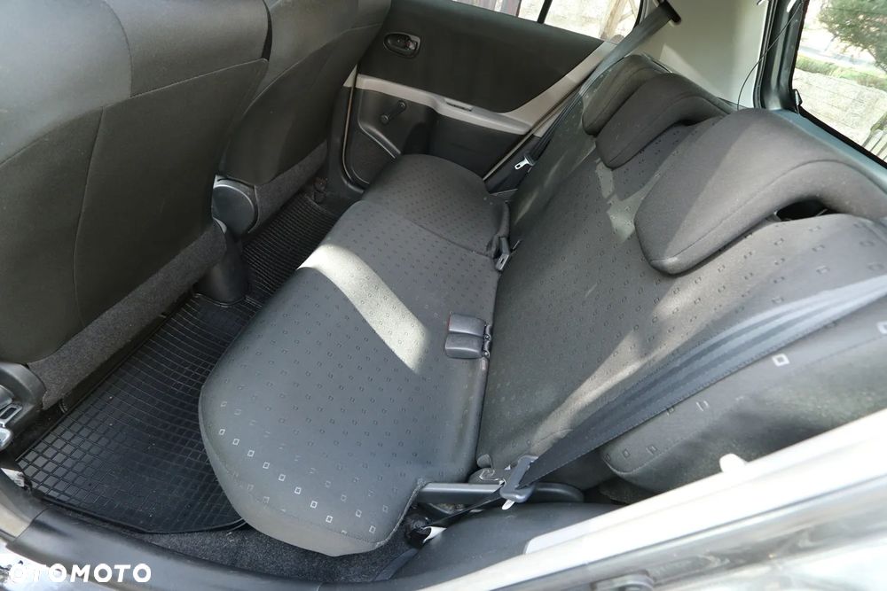 Toyota Yaris 1.3 Luna A/C - 8