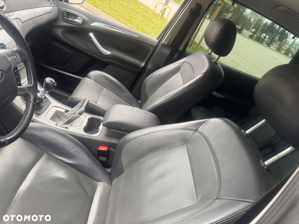 Ford S-Max 2.5 Titanium - 39