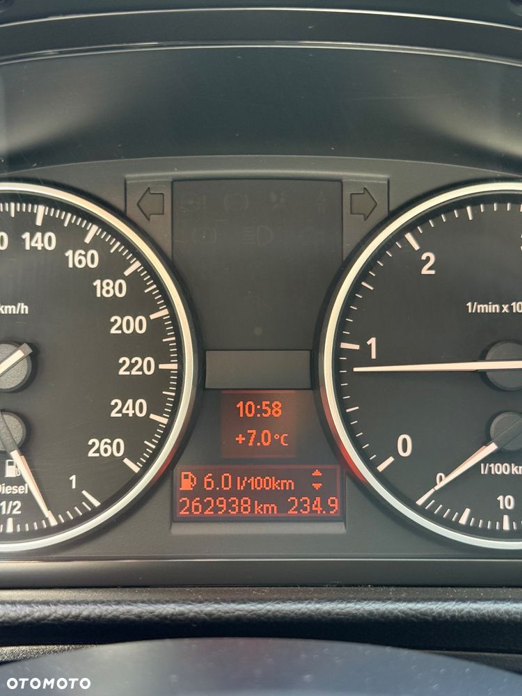 BMW Seria 3 318d DPF - 13