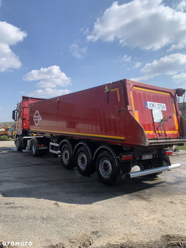 Mercedes-Benz Actros - 4