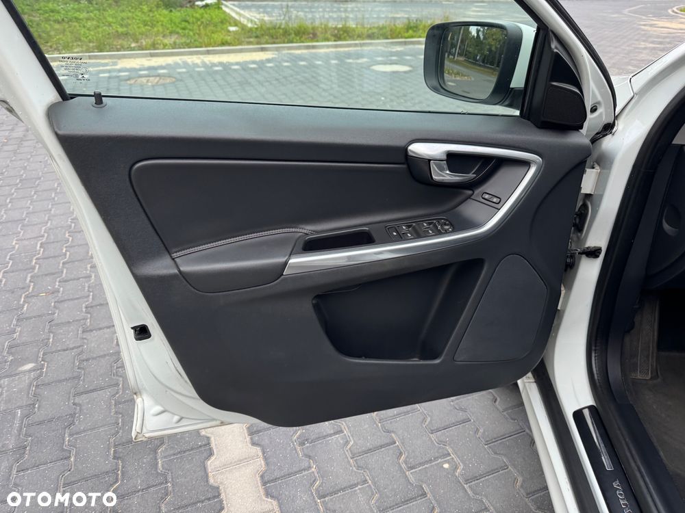 Volvo XC 60 D3 Drive-E Summum - 28