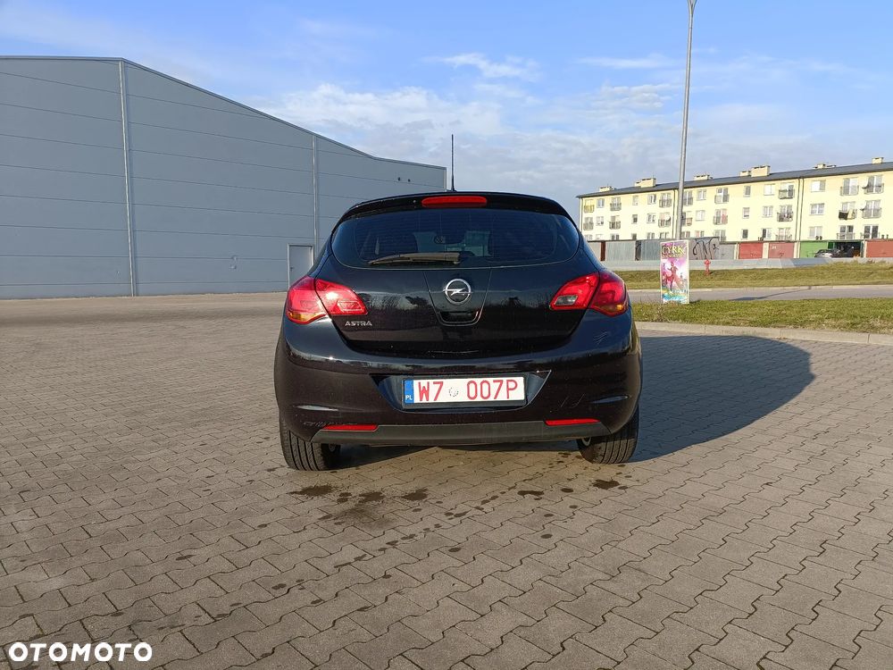 Opel Astra 1.6 Design Edition - 4