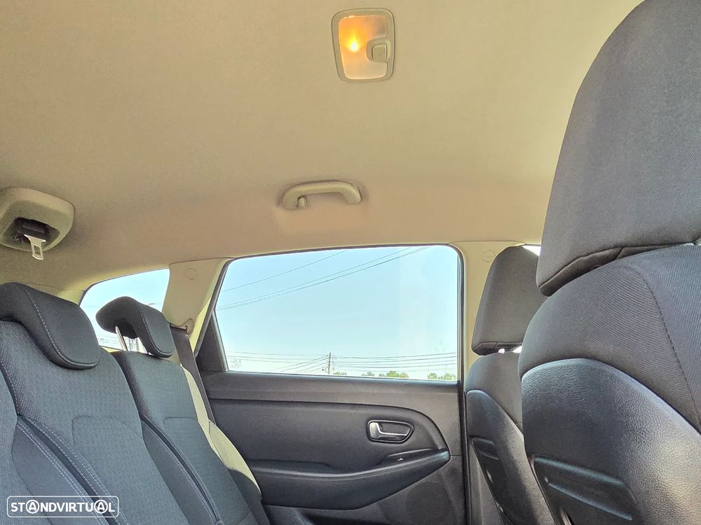 Kia Carens 1.7 CRDi ISG TX - 23