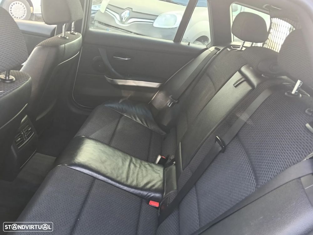 BMW 320 d Pack M - 21