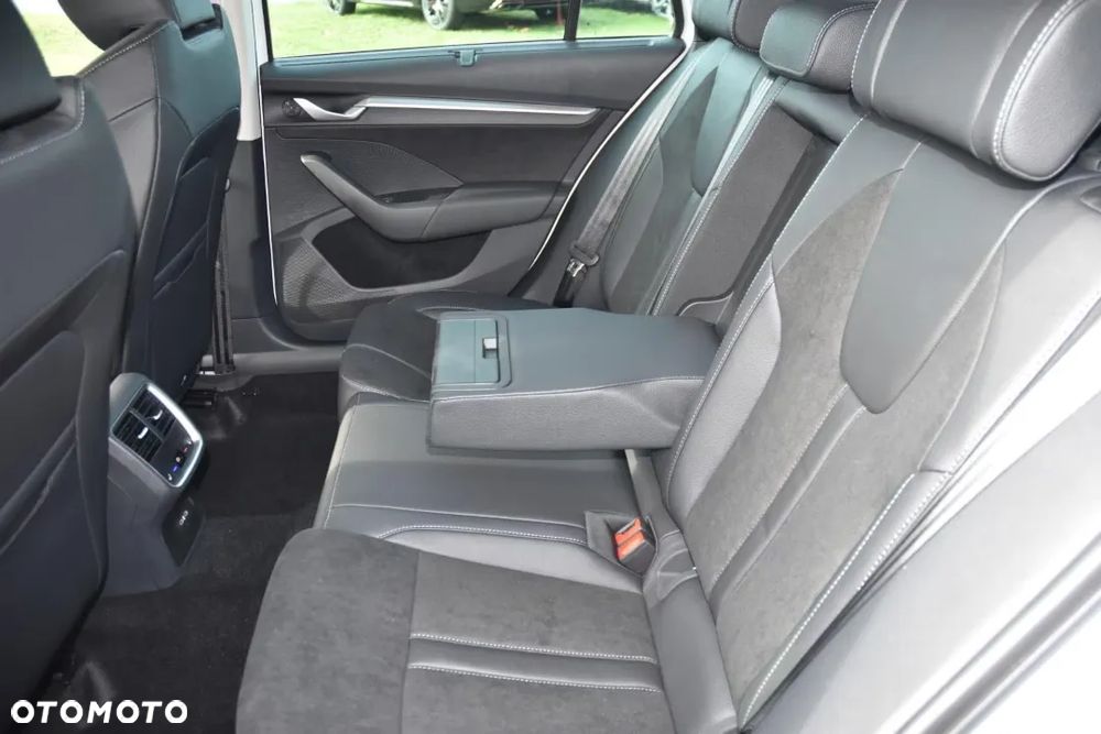 Skoda Octavia 1.5 TSI mHEV Drive Selection DSG - 24