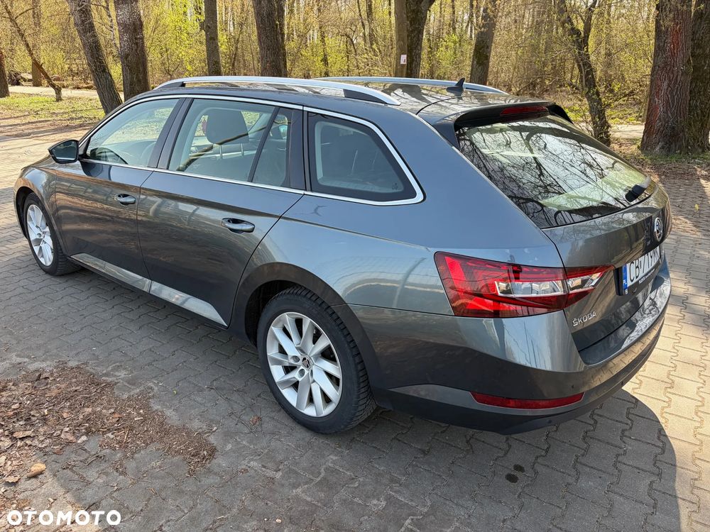 Skoda Superb 2.0 TDI Ambition DSG - 5