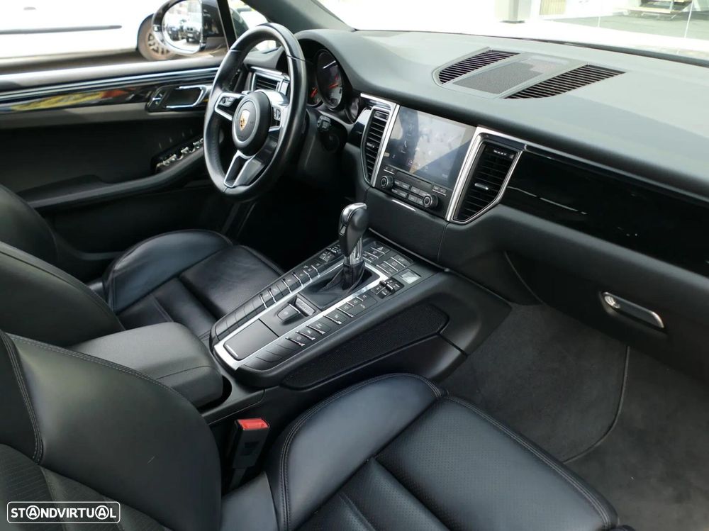 Porsche Macan S - 32