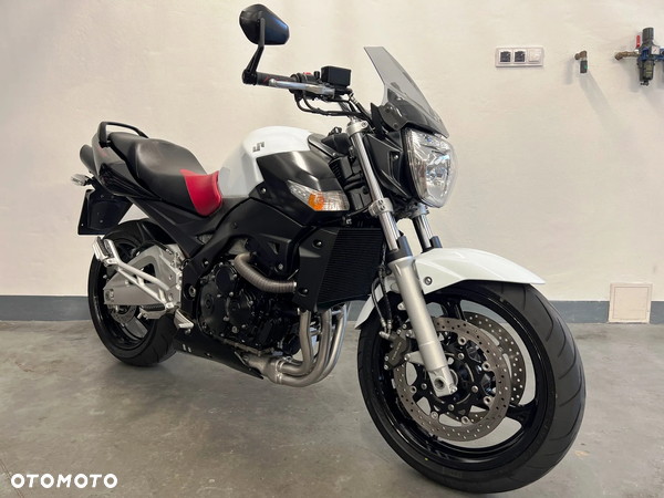 Suzuki GSR