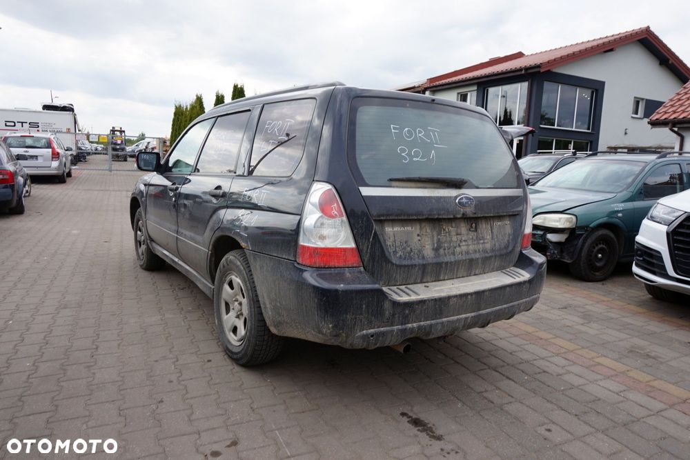 SUBARU FORESTER II SG 2006 32J 2.0 16V EJ20F 158KM TY755XT7AA CZARNY na części - 3