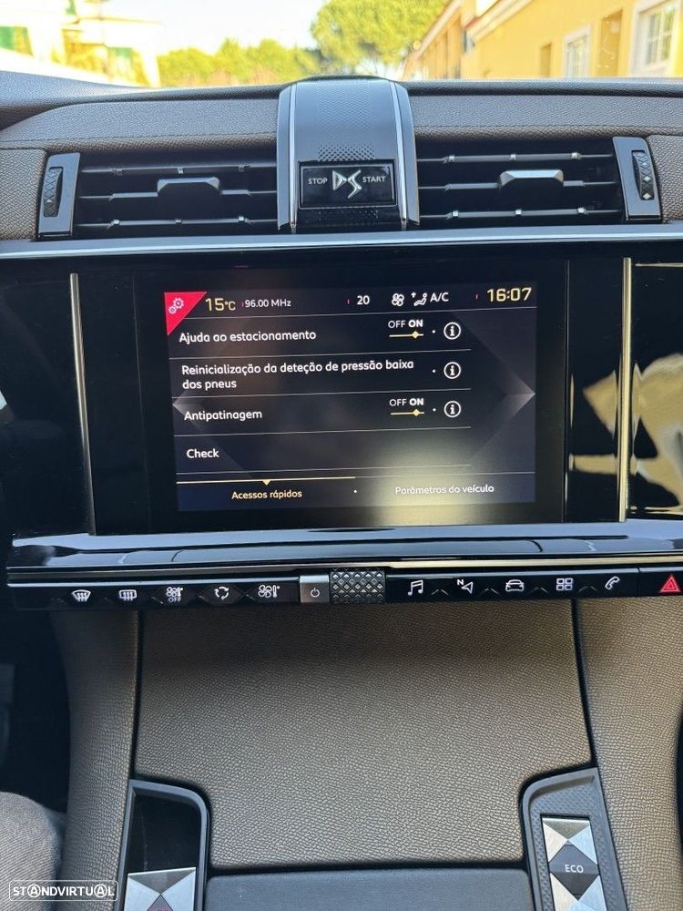 DS DS7 Crossback - 12