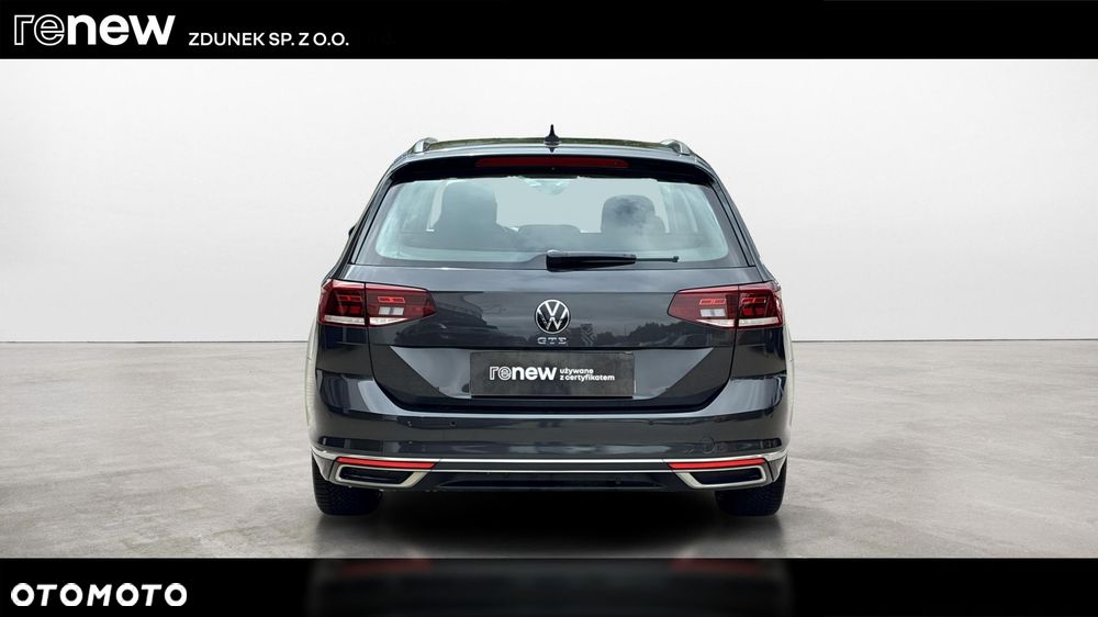 Volkswagen Passat - 4