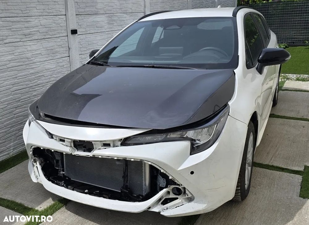 TOYOTA Corolla 2025 — imagine 2