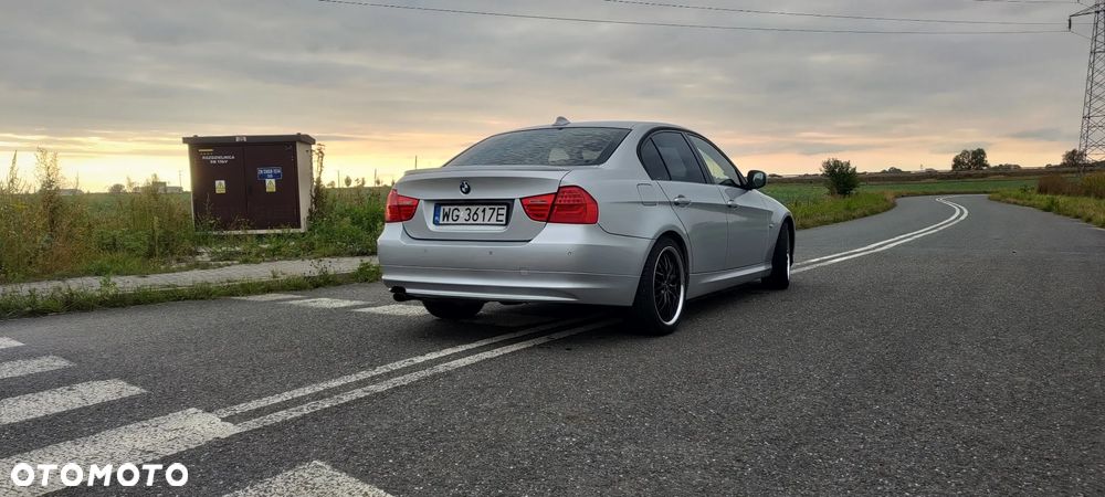 BMW Seria 3 318i - 16