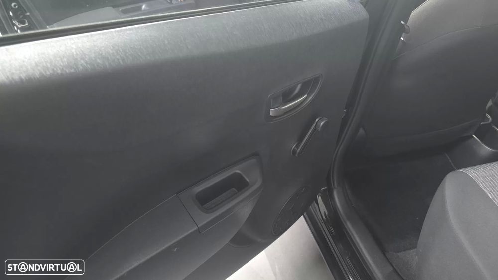 Toyota Yaris 1.33 VVT-i Comfort — fotografia 17