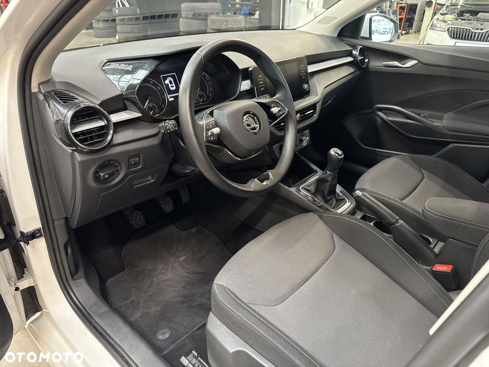 Skoda Fabia - 10