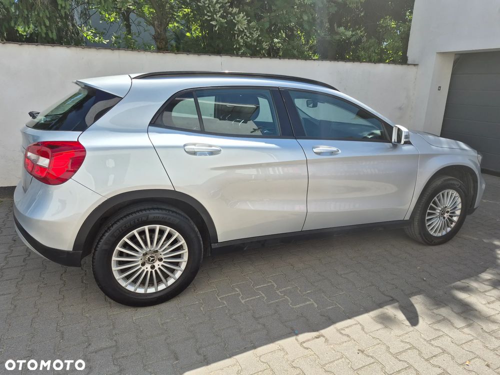 Mercedes-Benz GLA 180 Style - 5