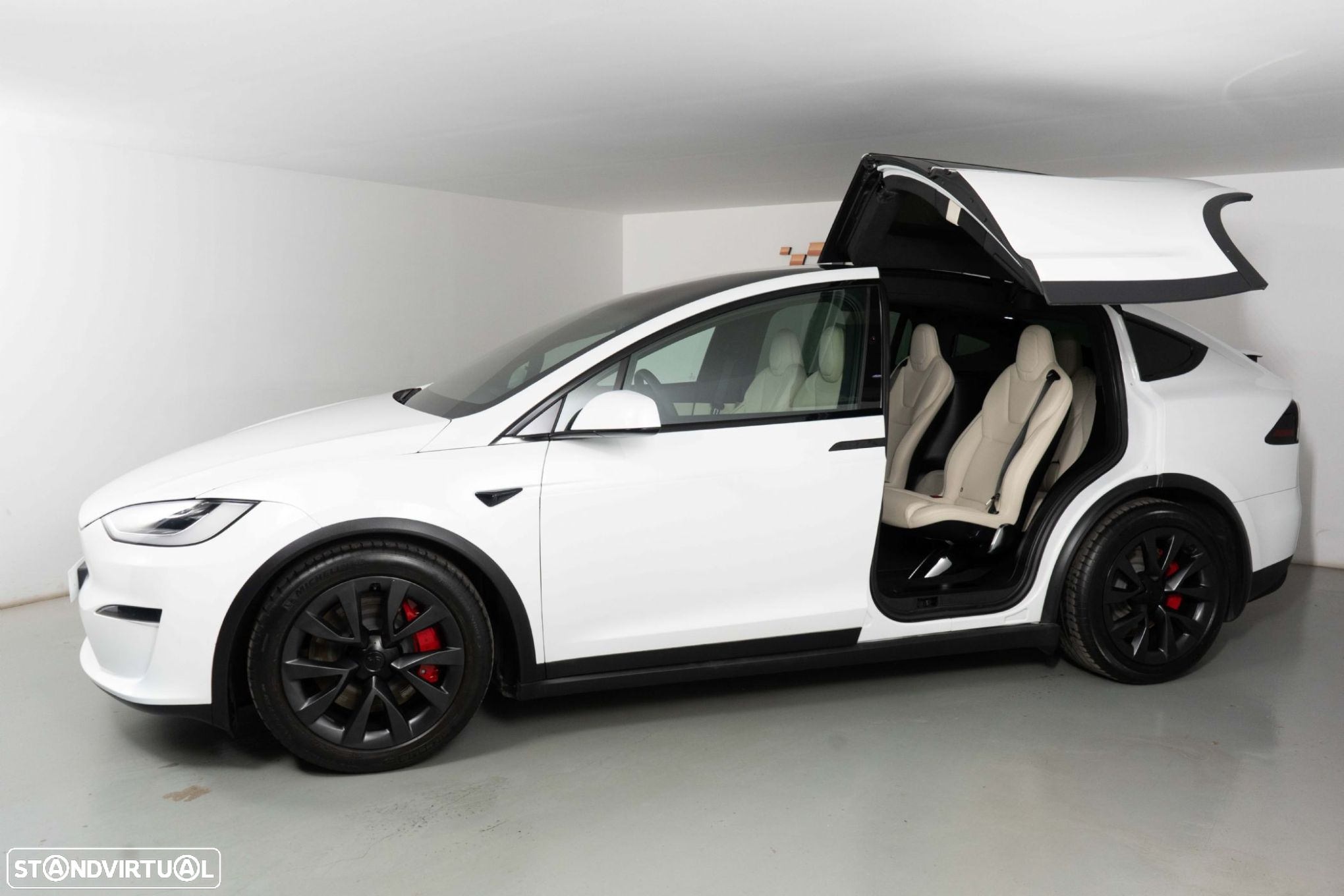 Tesla Model X Plaid AWD - 8