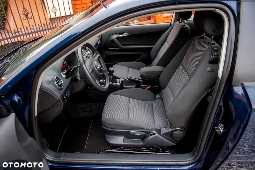 Audi A3 3-drzwiowe 1.6 Ambition - 11