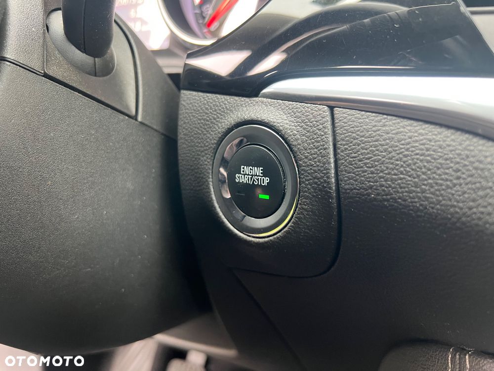 Opel Astra 1.4 Turbo Start/Stop Business - 29