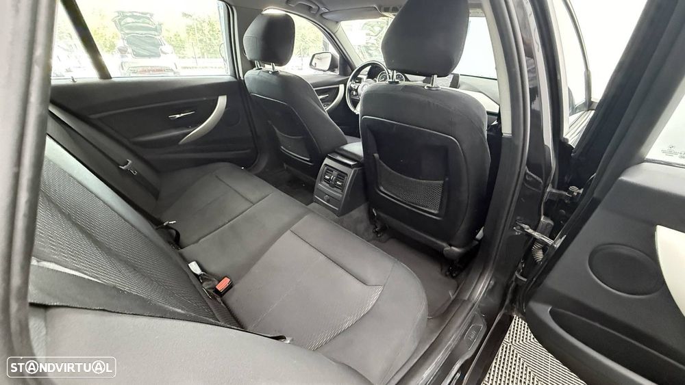 BMW 318 d Pack M - 21