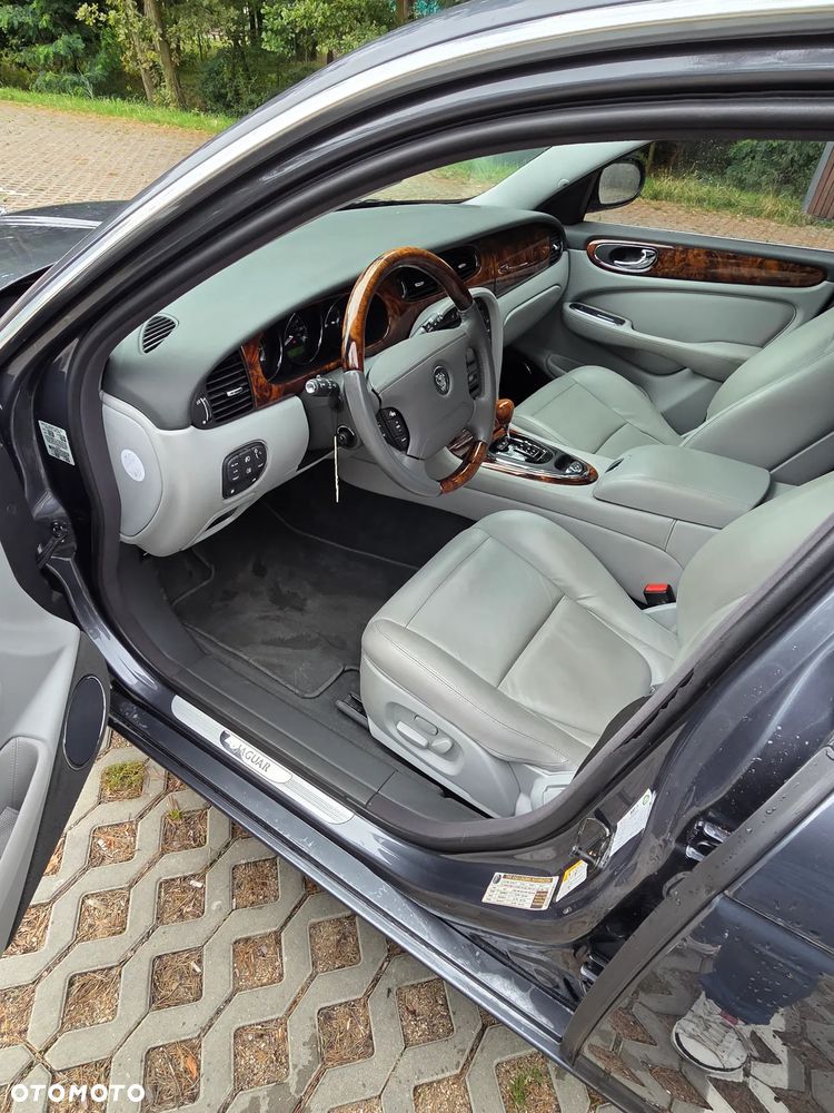 Jaguar XJ XJ8 4.2 LWB High - 9