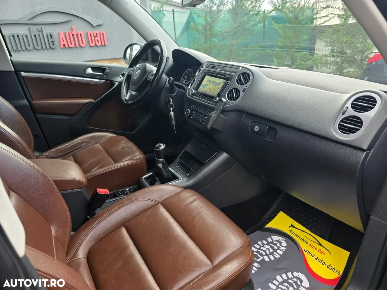 Volkswagen Tiguan - 12