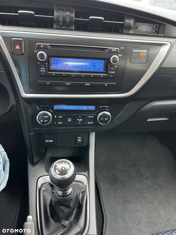 Toyota Auris 1.4 D-4D 2010 - 17