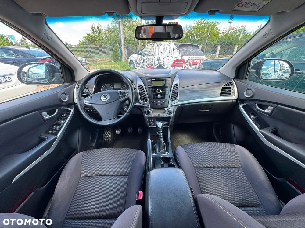 SsangYong/KGM Korando 2.0 e-XDi Quartz - 11
