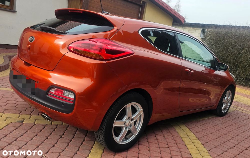 Kia ProCeed - 10