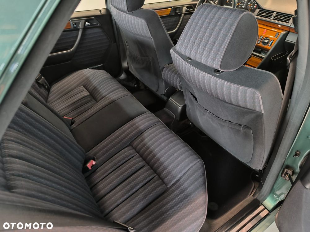 Mercedes-Benz W124 (1984-1993) - 14