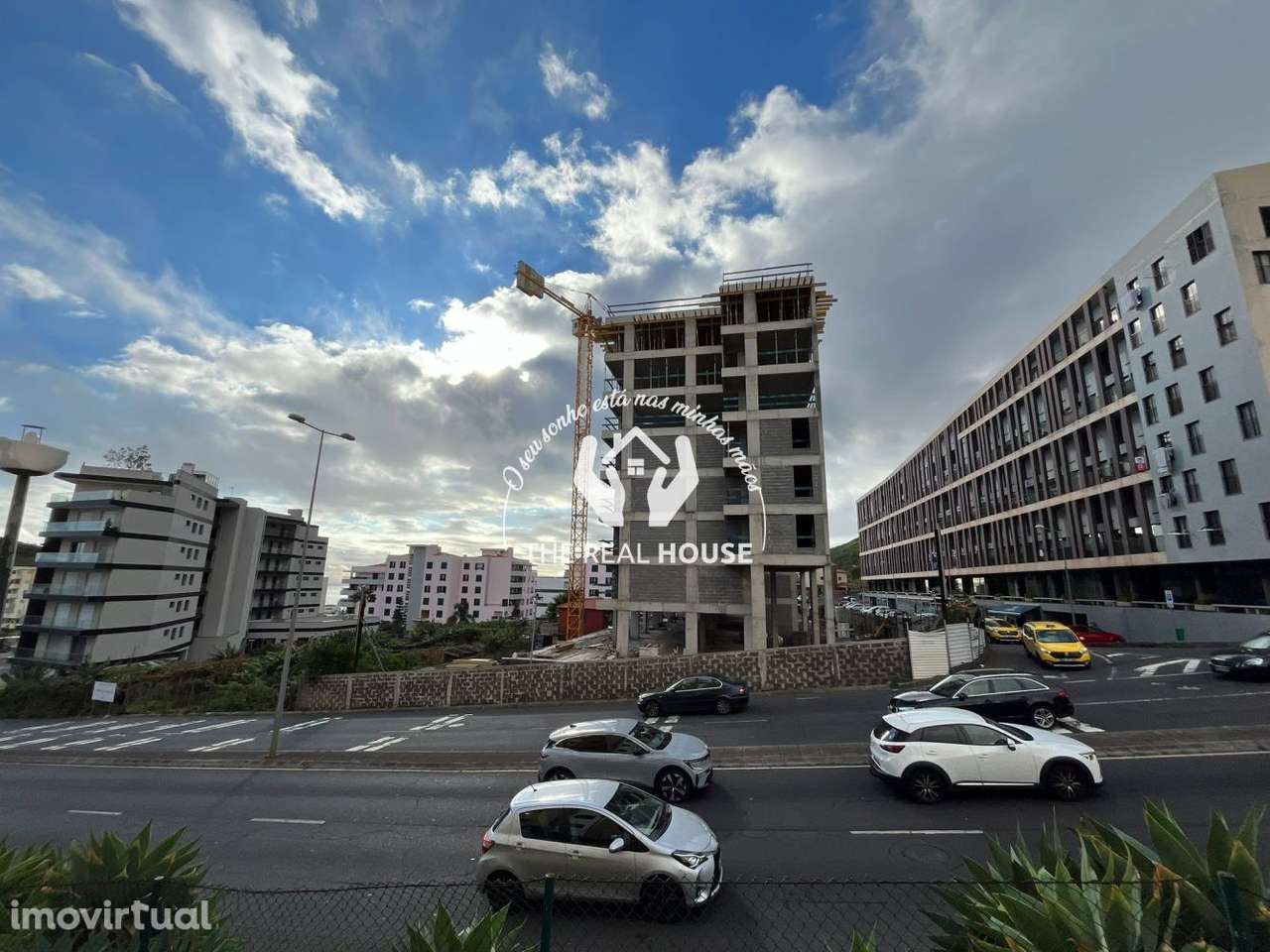 UPTOWN 32 _ T1 no Funchal - Grande imagem: 2/17