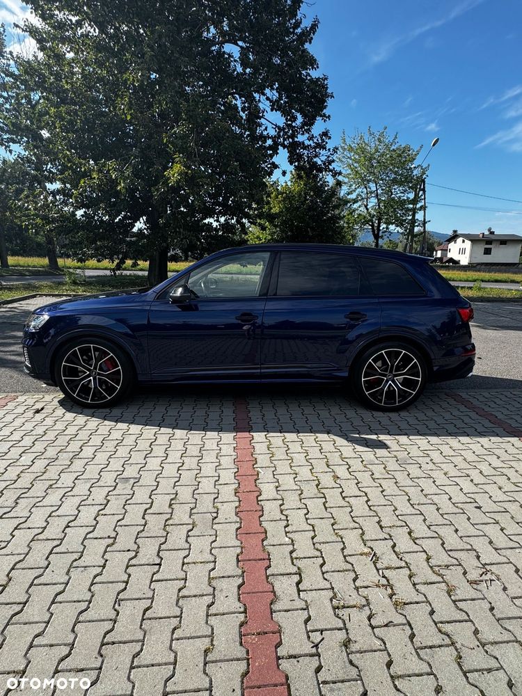 Audi SQ7 - 7