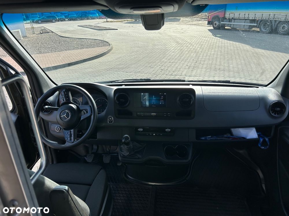 Mercedes-Benz Sprinter - 6
