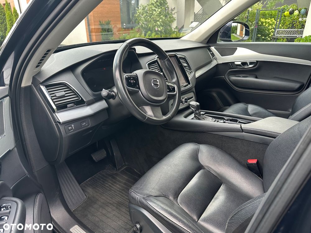 Volvo XC 90 D5 AWD Momentum - 10