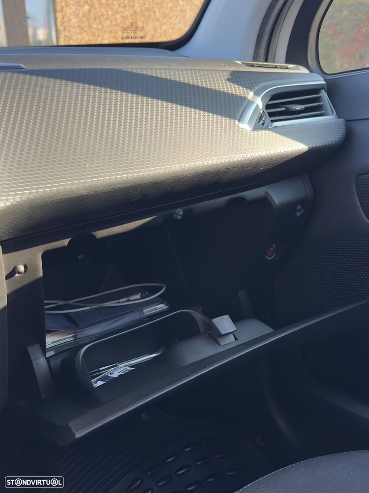 Peugeot 208 1.2 PureTech Style - 13